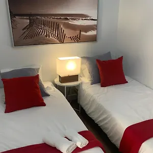 Piso Amplio Frente Al Mar En Pleno Paseo Marítimo. Apartamento Cádiz